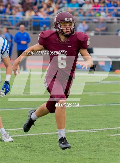 Thumbnail 2 in Veterans Memorial vs. Dripping Springs (UIL 5A Regional Semifinal Playoff) photogallery.