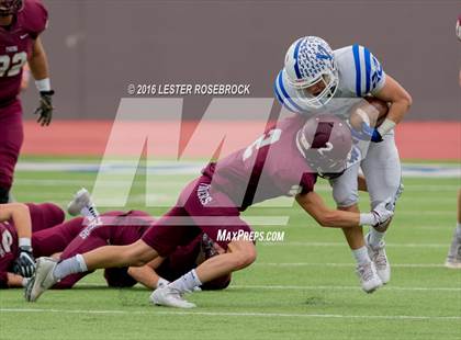Thumbnail 3 in Veterans Memorial vs. Dripping Springs (UIL 5A Regional Semifinal Playoff) photogallery.