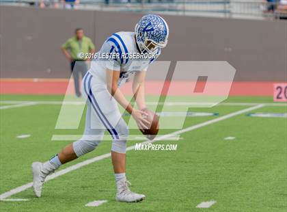 Thumbnail 3 in Veterans Memorial vs. Dripping Springs (UIL 5A Regional Semifinal Playoff) photogallery.