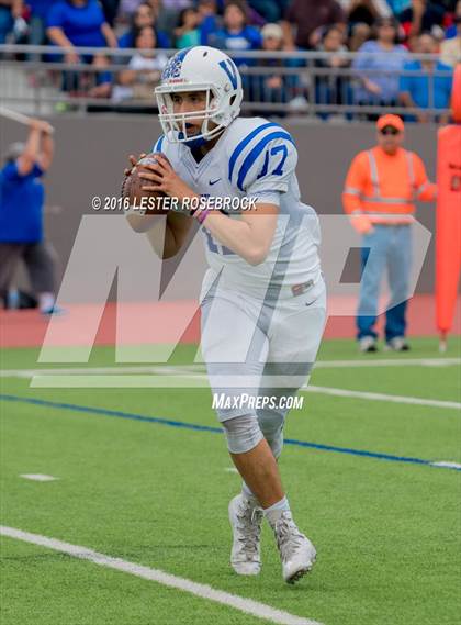 Thumbnail 3 in Veterans Memorial vs. Dripping Springs (UIL 5A Regional Semifinal Playoff) photogallery.