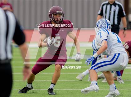 Thumbnail 1 in Veterans Memorial vs. Dripping Springs (UIL 5A Regional Semifinal Playoff) photogallery.
