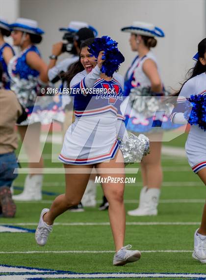 Thumbnail 3 in Veterans Memorial vs. Dripping Springs (UIL 5A Regional Semifinal Playoff) photogallery.