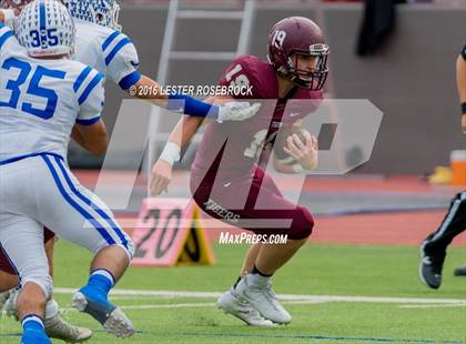 Thumbnail 1 in Veterans Memorial vs. Dripping Springs (UIL 5A Regional Semifinal Playoff) photogallery.