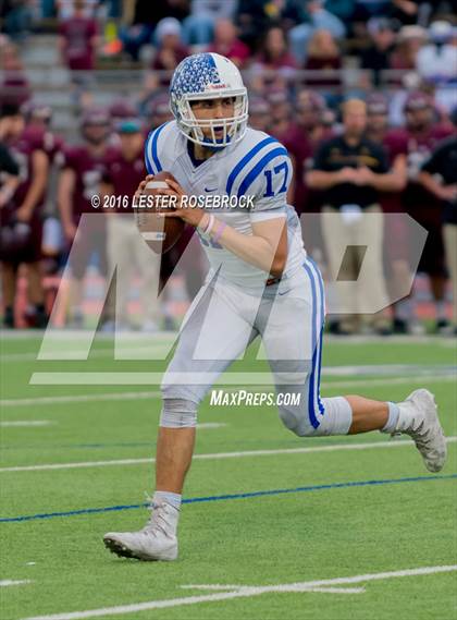 Thumbnail 1 in Veterans Memorial vs. Dripping Springs (UIL 5A Regional Semifinal Playoff) photogallery.