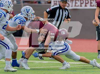 Thumbnail 1 in Veterans Memorial vs. Dripping Springs (UIL 5A Regional Semifinal Playoff) photogallery.