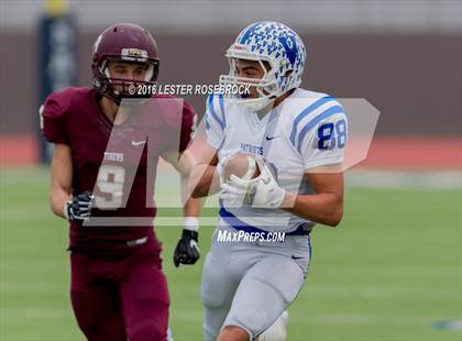 Thumbnail 1 in Veterans Memorial vs. Dripping Springs (UIL 5A Regional Semifinal Playoff) photogallery.
