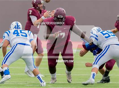 Thumbnail 2 in Veterans Memorial vs. Dripping Springs (UIL 5A Regional Semifinal Playoff) photogallery.