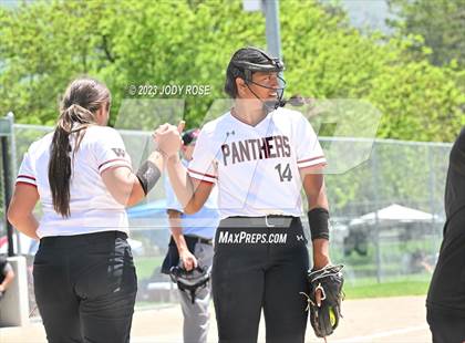 Thumbnail 3 in Farmington vs Herriman (UHSAA 6A Bracket 2 Round 1 - Game 2) photogallery.