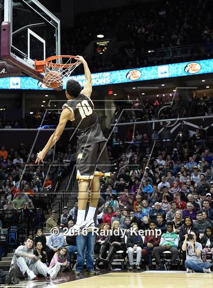 Thumbnail 2 in Bass Pro Tournament of Champions Dunking and Casting contest photogallery.