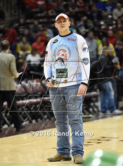 Thumbnail 1 in Bass Pro Tournament of Champions Dunking and Casting contest photogallery.