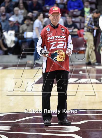 Thumbnail 1 in Bass Pro Tournament of Champions Dunking and Casting contest photogallery.