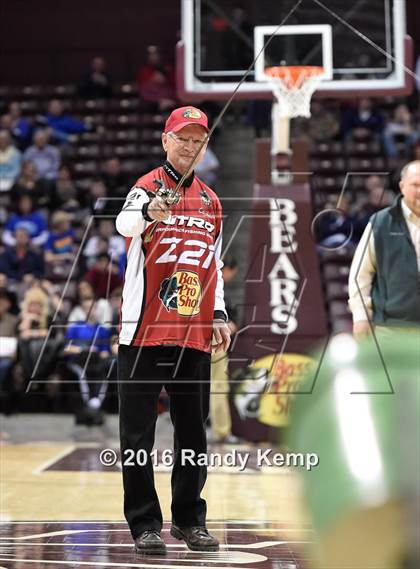 Thumbnail 2 in Bass Pro Tournament of Champions Dunking and Casting contest photogallery.