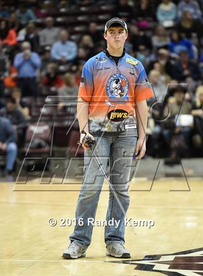 Thumbnail 2 in Bass Pro Tournament of Champions Dunking and Casting contest photogallery.