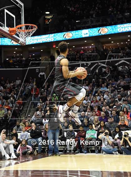 Thumbnail 1 in Bass Pro Tournament of Champions Dunking and Casting contest photogallery.
