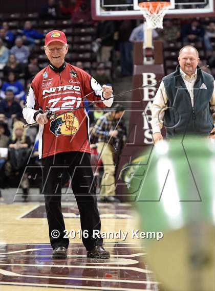 Thumbnail 3 in Bass Pro Tournament of Champions Dunking and Casting contest photogallery.