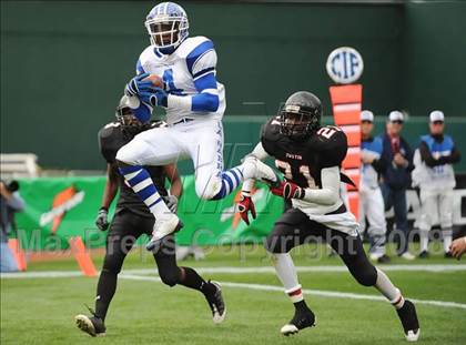 Thumbnail 1 in La Habra vs Tustin (CIF SS Southwest Championship) photogallery.