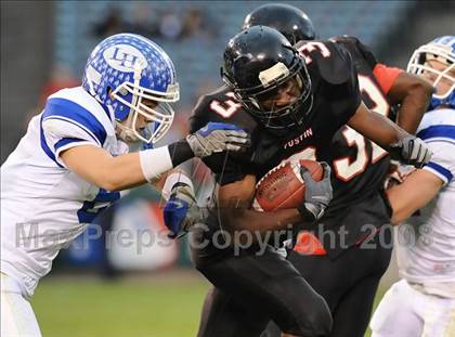 Thumbnail 1 in La Habra vs Tustin (CIF SS Southwest Championship) photogallery.