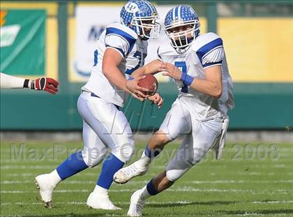 Thumbnail 2 in La Habra vs Tustin (CIF SS Southwest Championship) photogallery.
