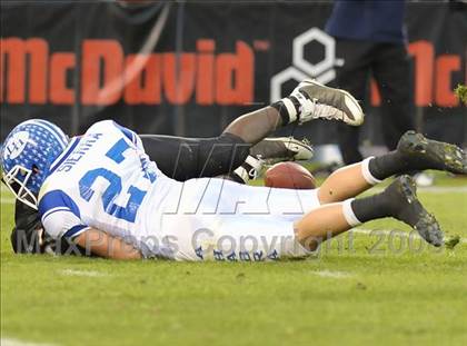 Thumbnail 2 in La Habra vs Tustin (CIF SS Southwest Championship) photogallery.