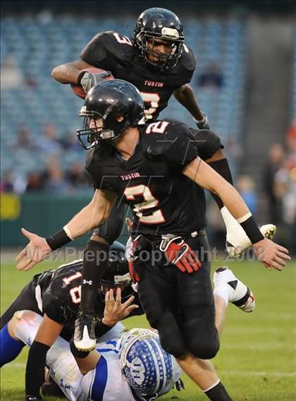 Thumbnail 2 in La Habra vs Tustin (CIF SS Southwest Championship) photogallery.