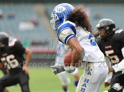 Thumbnail 2 in La Habra vs Tustin (CIF SS Southwest Championship) photogallery.