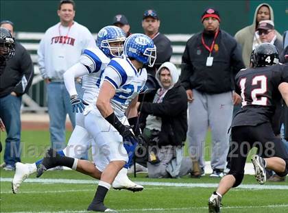 Thumbnail 3 in La Habra vs Tustin (CIF SS Southwest Championship) photogallery.