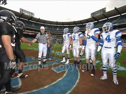 Thumbnail 3 in La Habra vs Tustin (CIF SS Southwest Championship) photogallery.