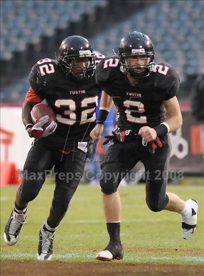 Thumbnail 1 in La Habra vs Tustin (CIF SS Southwest Championship) photogallery.