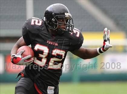 Thumbnail 2 in La Habra vs Tustin (CIF SS Southwest Championship) photogallery.