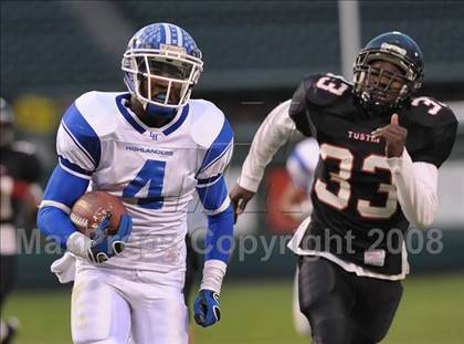 Thumbnail 2 in La Habra vs Tustin (CIF SS Southwest Championship) photogallery.