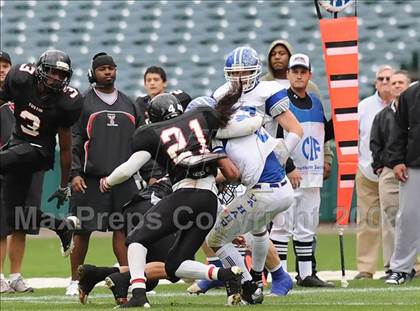 Thumbnail 1 in La Habra vs Tustin (CIF SS Southwest Championship) photogallery.