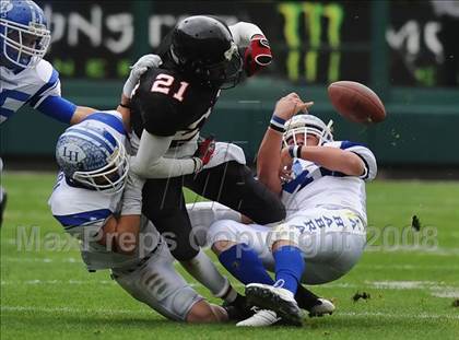 Thumbnail 3 in La Habra vs Tustin (CIF SS Southwest Championship) photogallery.