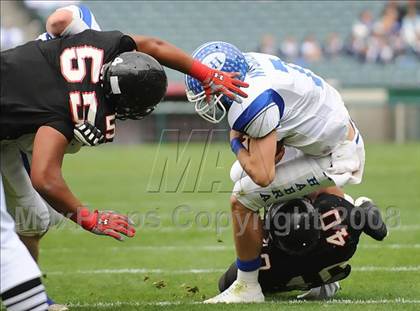 Thumbnail 2 in La Habra vs Tustin (CIF SS Southwest Championship) photogallery.