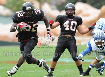 Thumbnail 1 in La Habra vs Tustin (CIF SS Southwest Championship) photogallery.