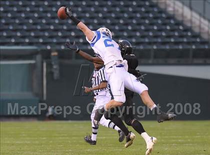 Thumbnail 2 in La Habra vs Tustin (CIF SS Southwest Championship) photogallery.