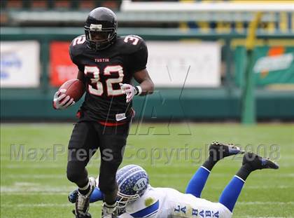 Thumbnail 2 in La Habra vs Tustin (CIF SS Southwest Championship) photogallery.