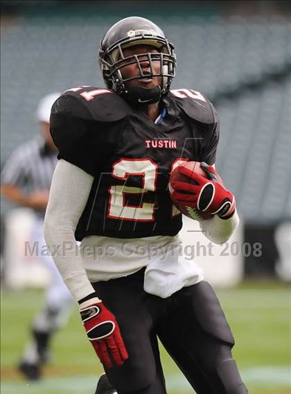 Thumbnail 2 in La Habra vs Tustin (CIF SS Southwest Championship) photogallery.