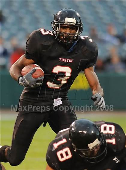 Thumbnail 1 in La Habra vs Tustin (CIF SS Southwest Championship) photogallery.