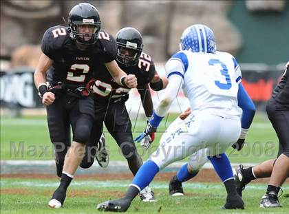 Thumbnail 2 in La Habra vs Tustin (CIF SS Southwest Championship) photogallery.