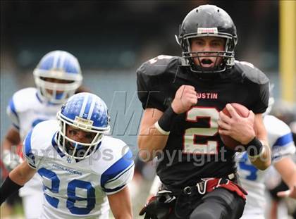 Thumbnail 3 in La Habra vs Tustin (CIF SS Southwest Championship) photogallery.