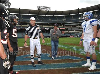 Thumbnail 3 in La Habra vs Tustin (CIF SS Southwest Championship) photogallery.