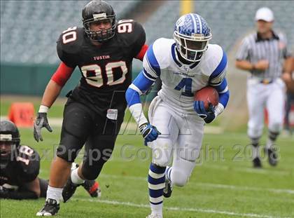 Thumbnail 3 in La Habra vs Tustin (CIF SS Southwest Championship) photogallery.