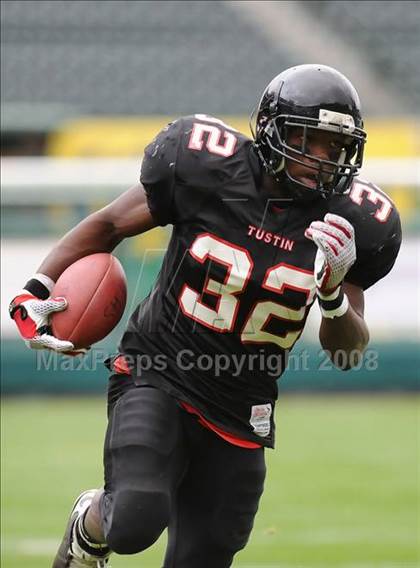 Thumbnail 1 in La Habra vs Tustin (CIF SS Southwest Championship) photogallery.