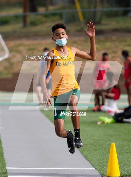 Thumbnail 3 in Larry Baca Memorial Track Meet photogallery.
