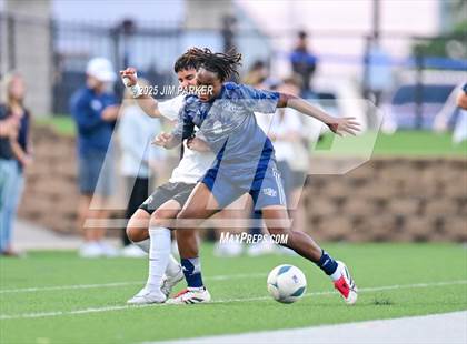 Thumbnail 2 in Walnut Grove vs. Southwest (UIL 5A Soccer Division I Final) photogallery.