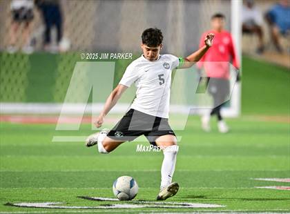 Thumbnail 2 in Walnut Grove vs. Southwest (UIL 5A Soccer Division I Final) photogallery.