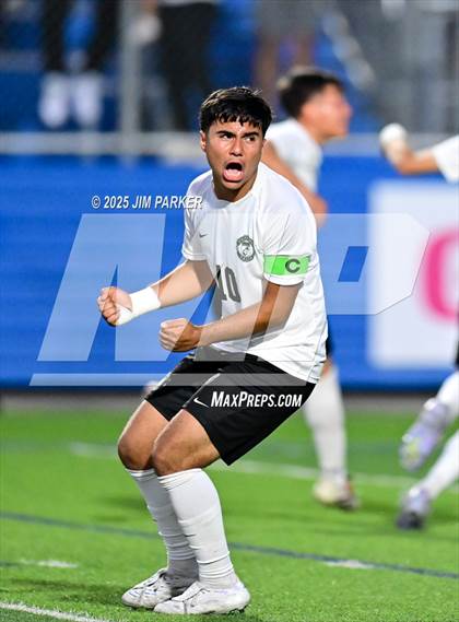 Thumbnail 2 in Walnut Grove vs. Southwest (UIL 5A Soccer Division I Final) photogallery.