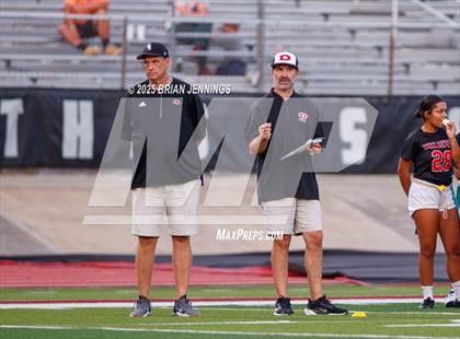 Thumbnail 1 in Decatur vs Grissom photogallery.