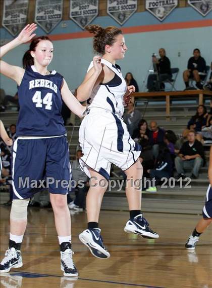 Thumbnail 1 in St. Genevieve vs. Flintridge Prep (CIF SS Playoffs) photogallery.