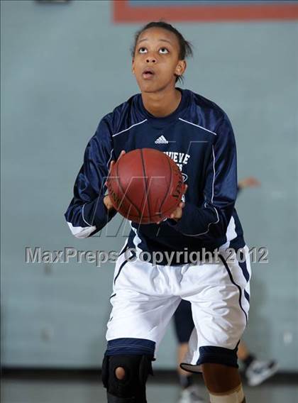 Thumbnail 3 in St. Genevieve vs. Flintridge Prep (CIF SS Playoffs) photogallery.